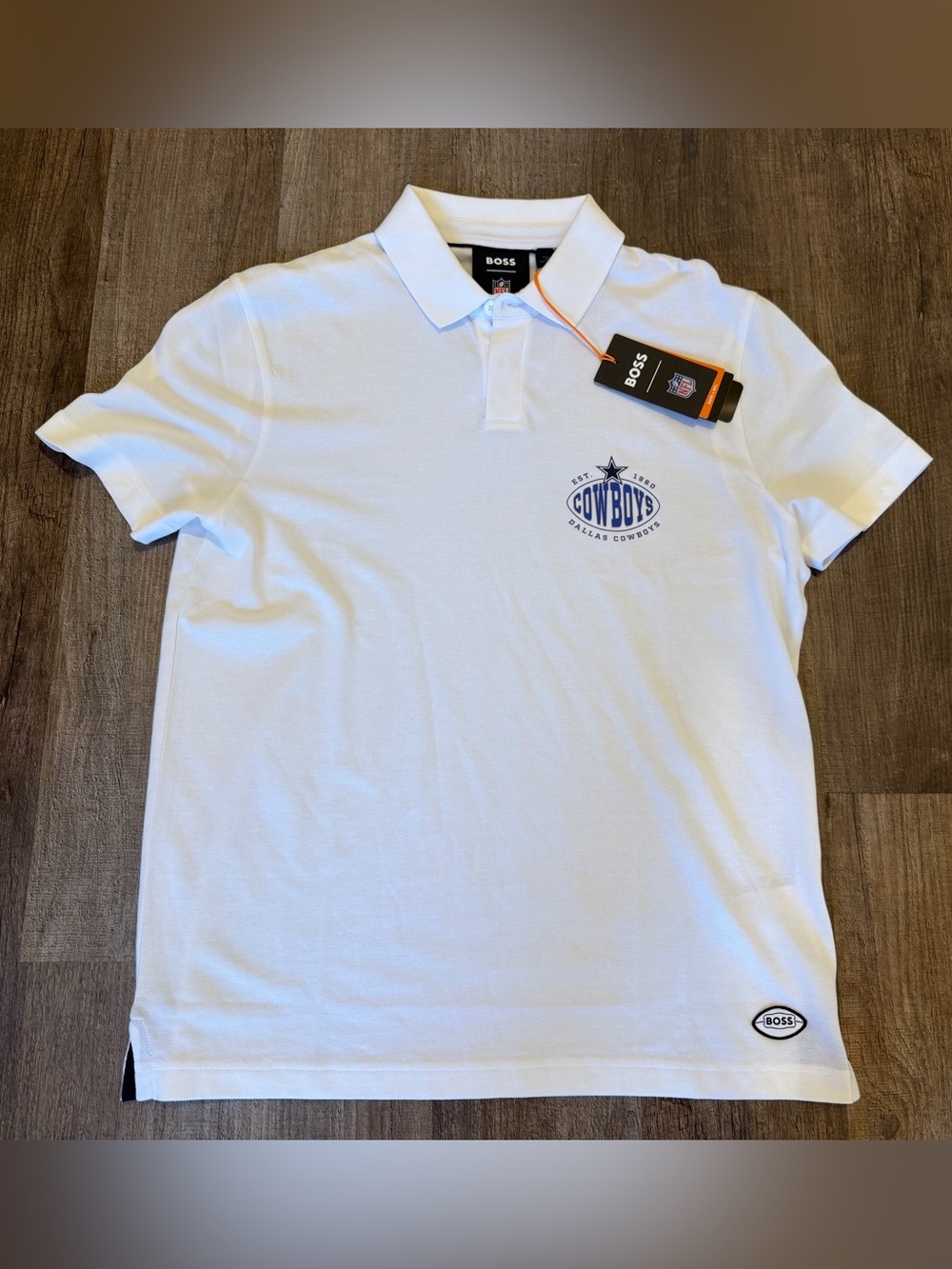BOSS x NFL Dallas Cowboys Polo Shirt.
- Size M Men.